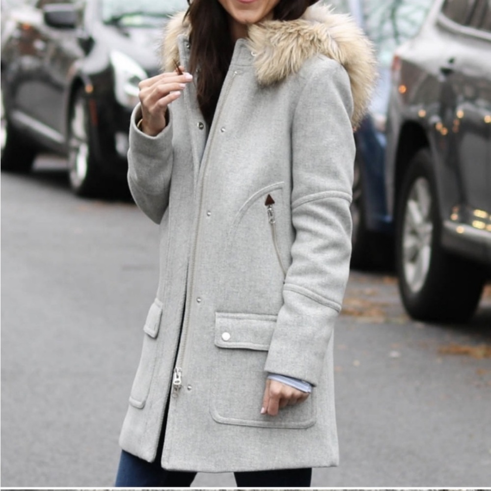 J CREW STADIUM CLOTH GRAY COAT w/ FAUX FUR COLLAR